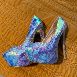 Holographic heels